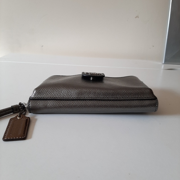 Coach Zipper Around Wallet - Picture 6 of 11